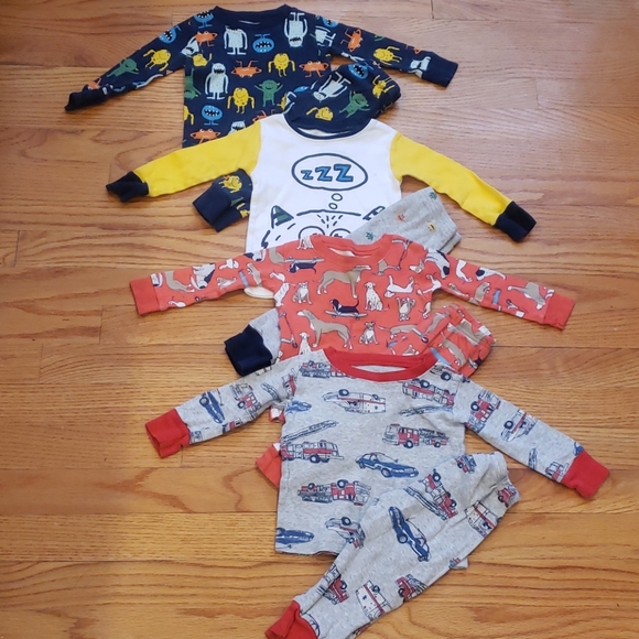 Carter's Other - Carter's pajamas bundle 12months 💚